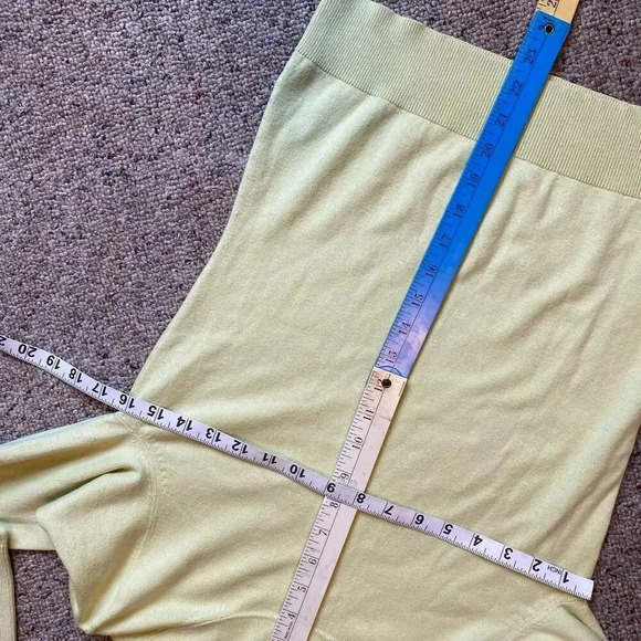 Banana Republic Silk Blend Lime Green Crewneck Sweater Women Size S Stretch - Picture 2 of 6